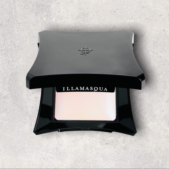 NEW Illamasqua Beyond Powder Highlighter with Flattering Frosted Shimmer - Picture 2 of 6